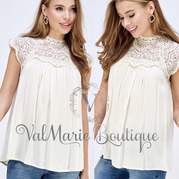 ROMANCE ME lace top - Picture 2 of 4